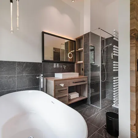 Hotel Alpenhof 3*