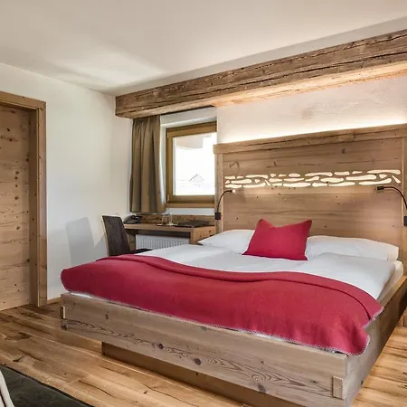 Hotel Alpenhof 3*