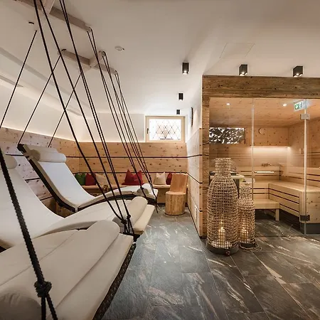 Hotel Alpenhof 3*